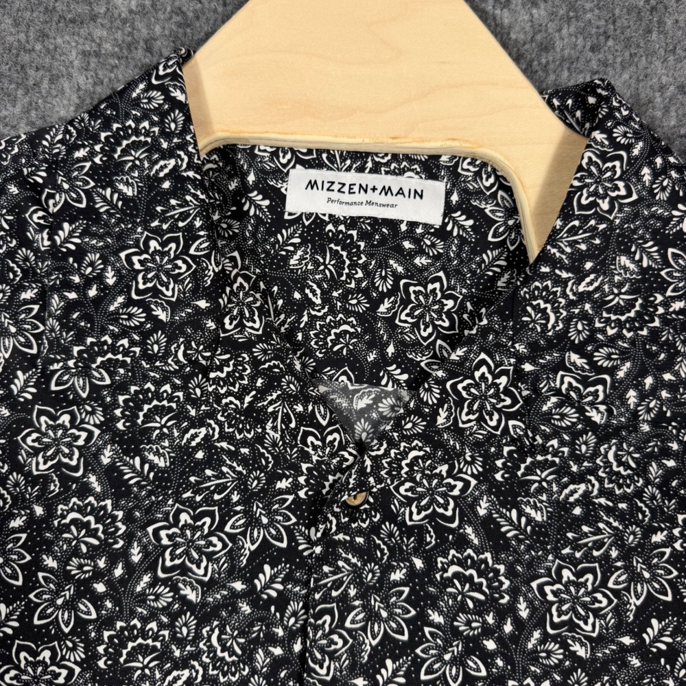 Mizzen+Main Short Sleeve Floral Performance Shirt L Black Nylon Blend EUC